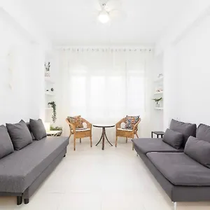 https://suite-homes-santa-lucia.hotelsinnerja.org