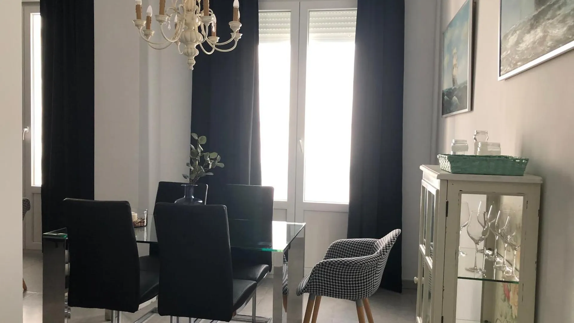 Piso Deluxe En Pleno Centro - San Juan 39 Apartment Sanlucar de Barrameda Spain